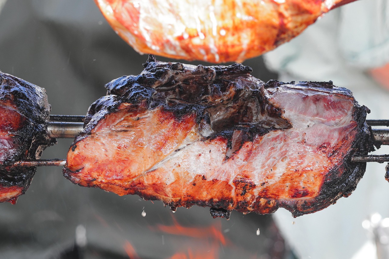 Jambon rôti à la broche au feu de bois – Page de contact Les Banquets Joyeux